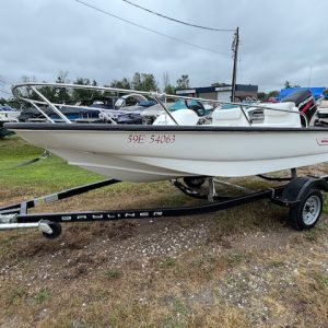 2005 Boston Whaler Sport 130